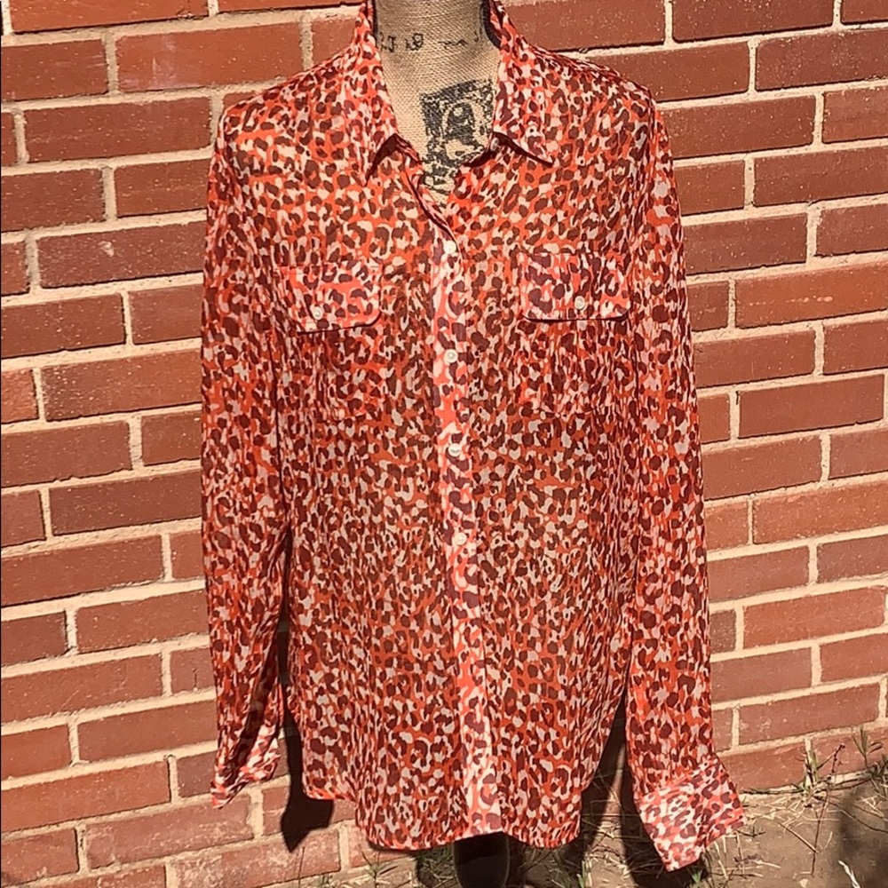 100% Silk Lucky Button Down Cheetah Print Blouse⭐️